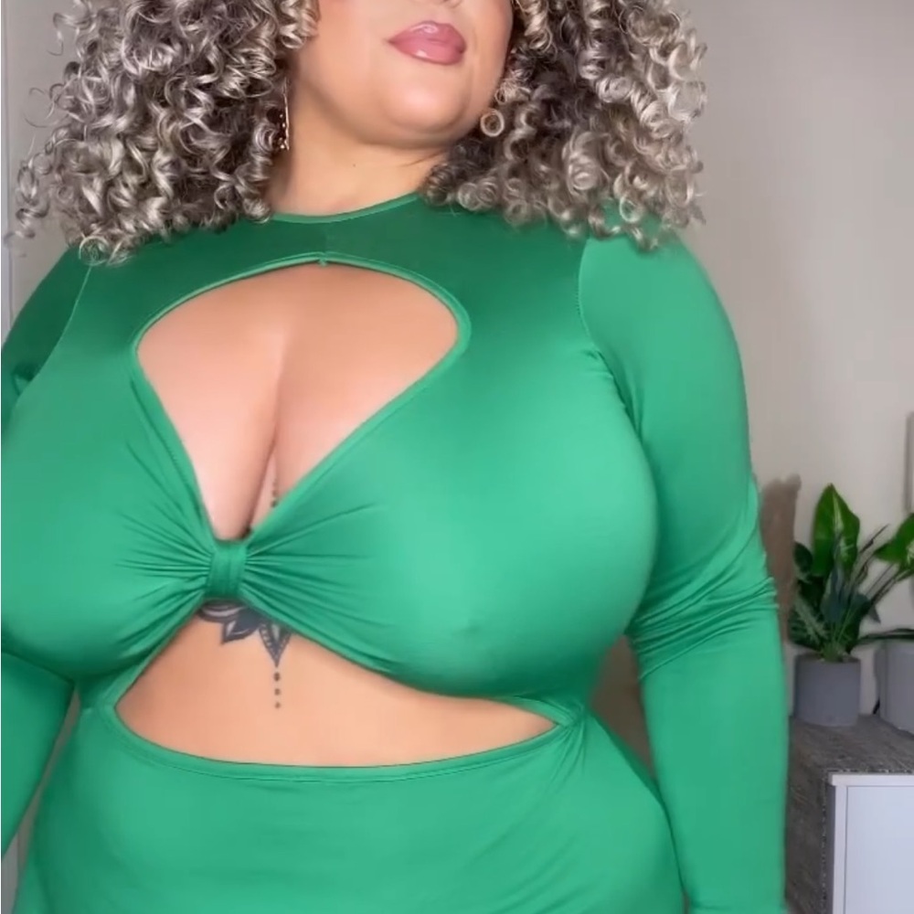 Elegant Green Long Sleeve Cutout Top